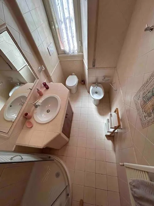 Apartment Bucaneve House Roma