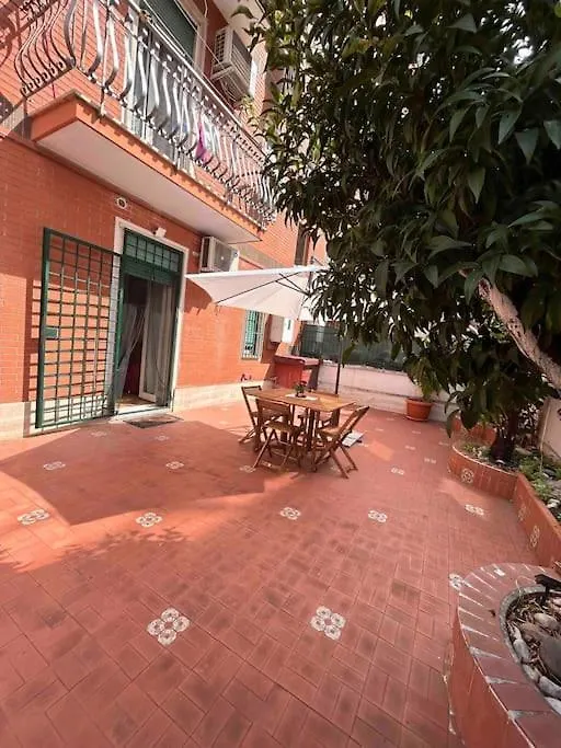 Apartment Bucaneve House Roma