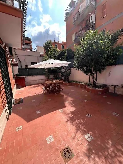 Bucaneve House Roma 0*, Rome Italy