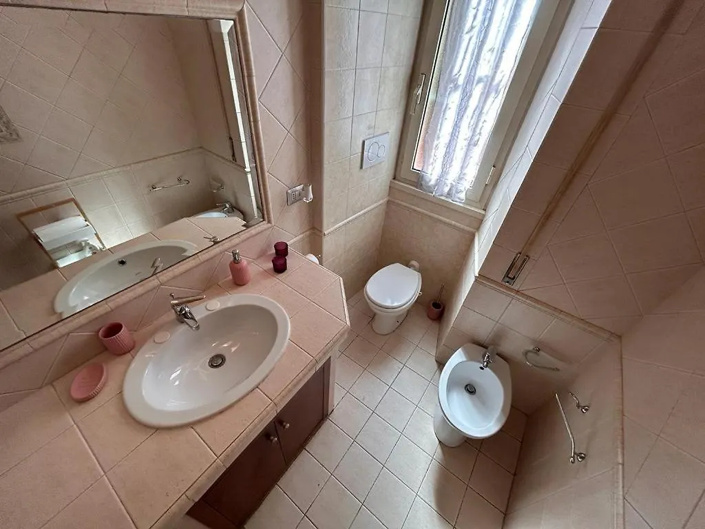 Bucaneve House Roma